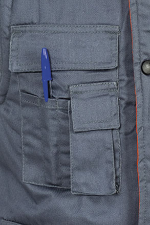 Dettaglio tasca in petto a destra